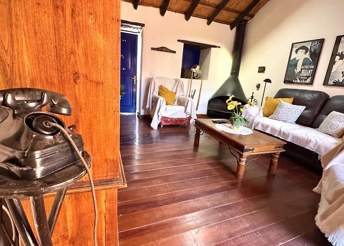 Canary House By Deihu Experiences بيت للعطل